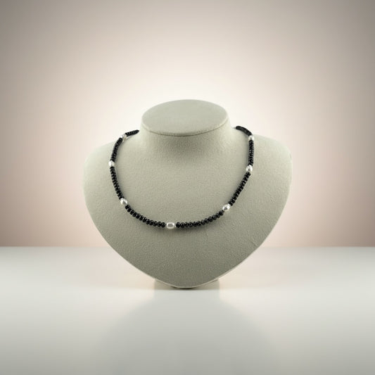 Black Pearl Beaded Necklace